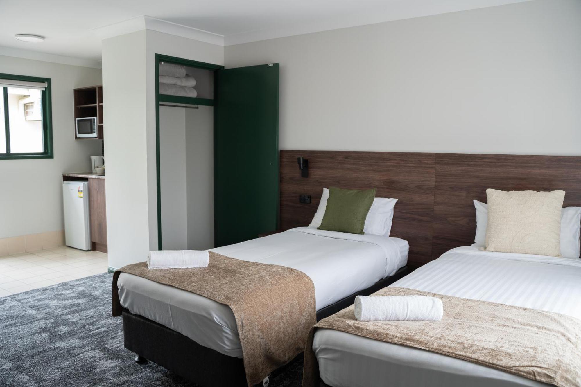 Mudgeeraba Wallaby Hotel מראה חיצוני תמונה