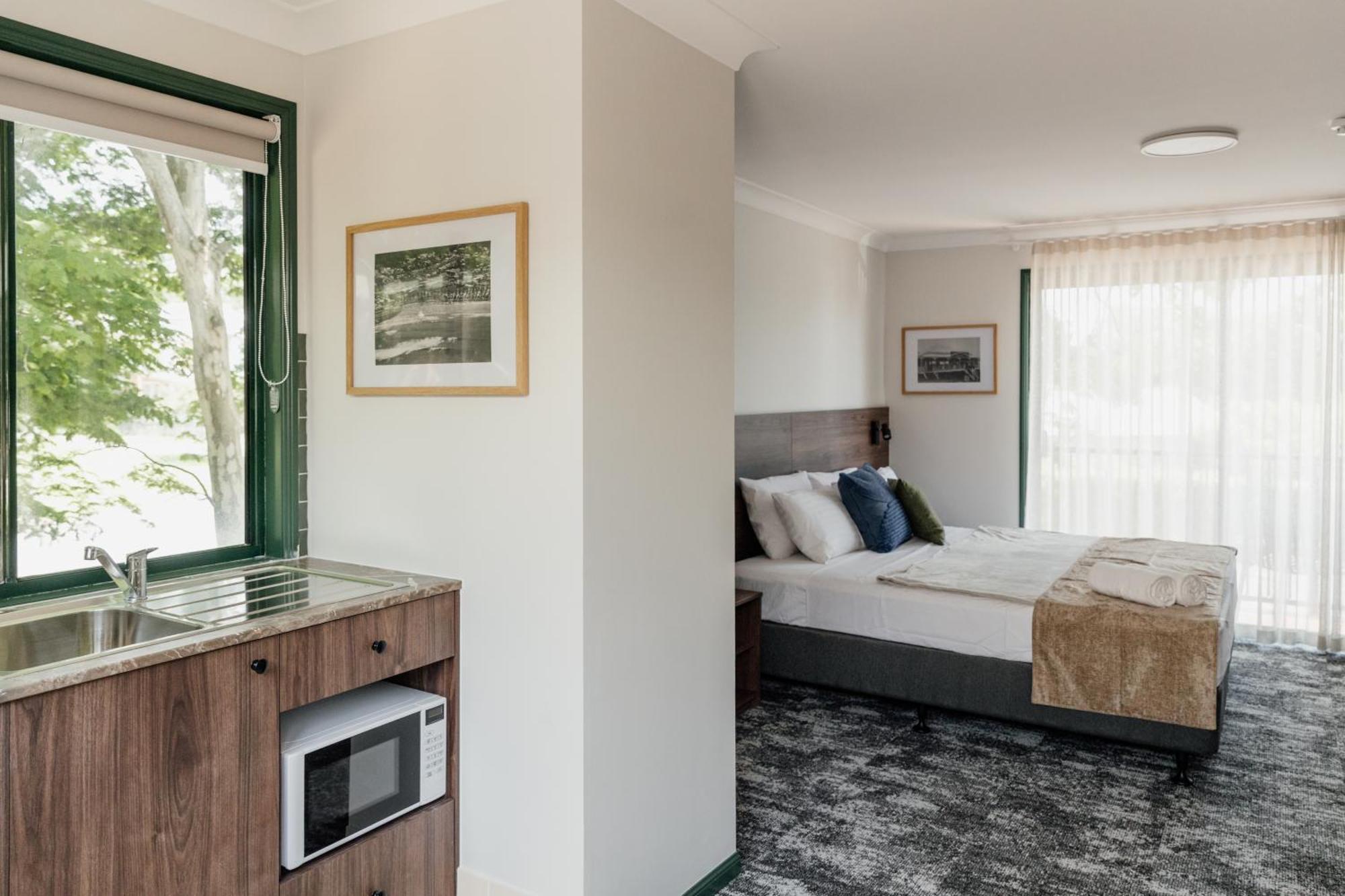 Mudgeeraba Wallaby Hotel מראה חיצוני תמונה