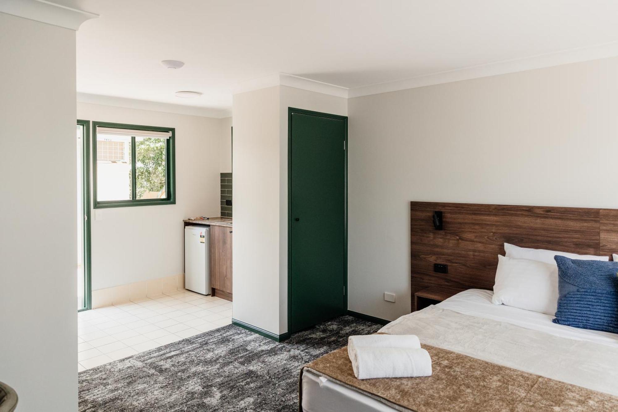 Mudgeeraba Wallaby Hotel מראה חיצוני תמונה