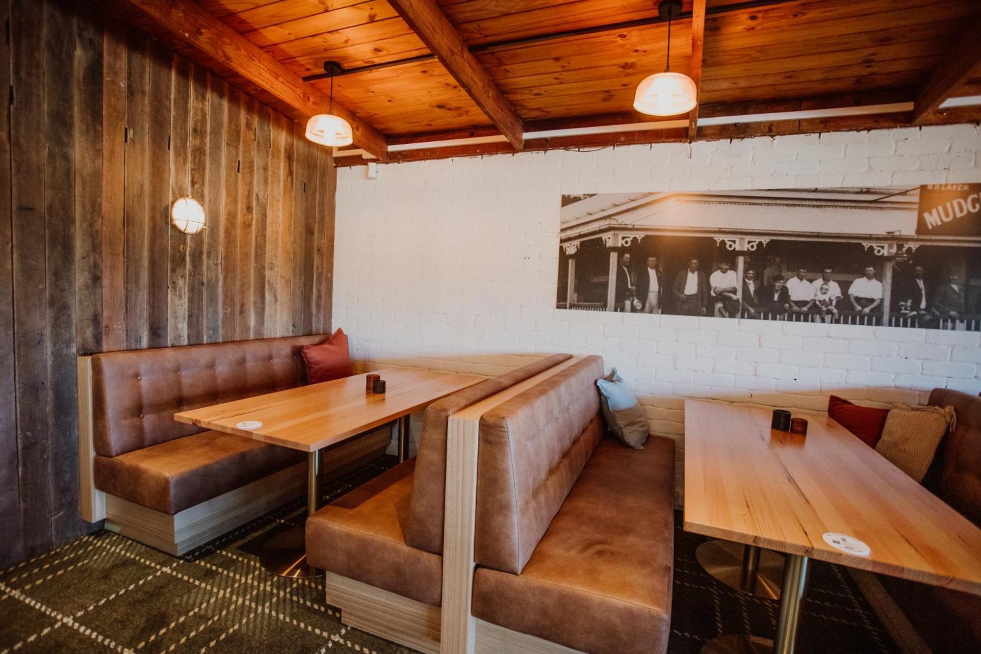 Mudgeeraba Wallaby Hotel מראה חיצוני תמונה