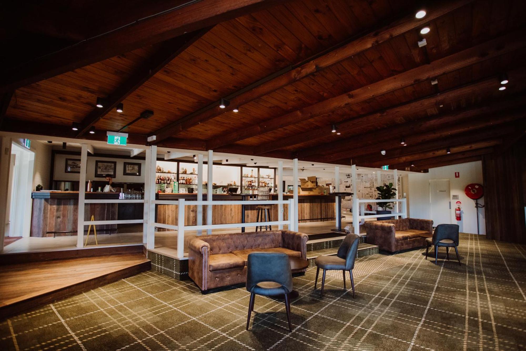 Mudgeeraba Wallaby Hotel מראה חיצוני תמונה